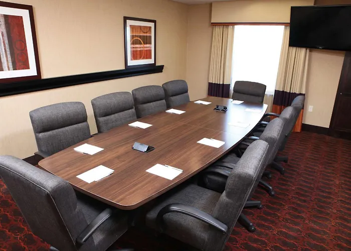 Hampton Inn & Suites Fargo Medical Center